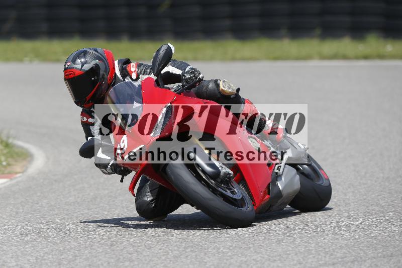 /27 12.06.2025 Ducati Schweiz Trackday Warmup  ADR/gelb-jeaune/19-2